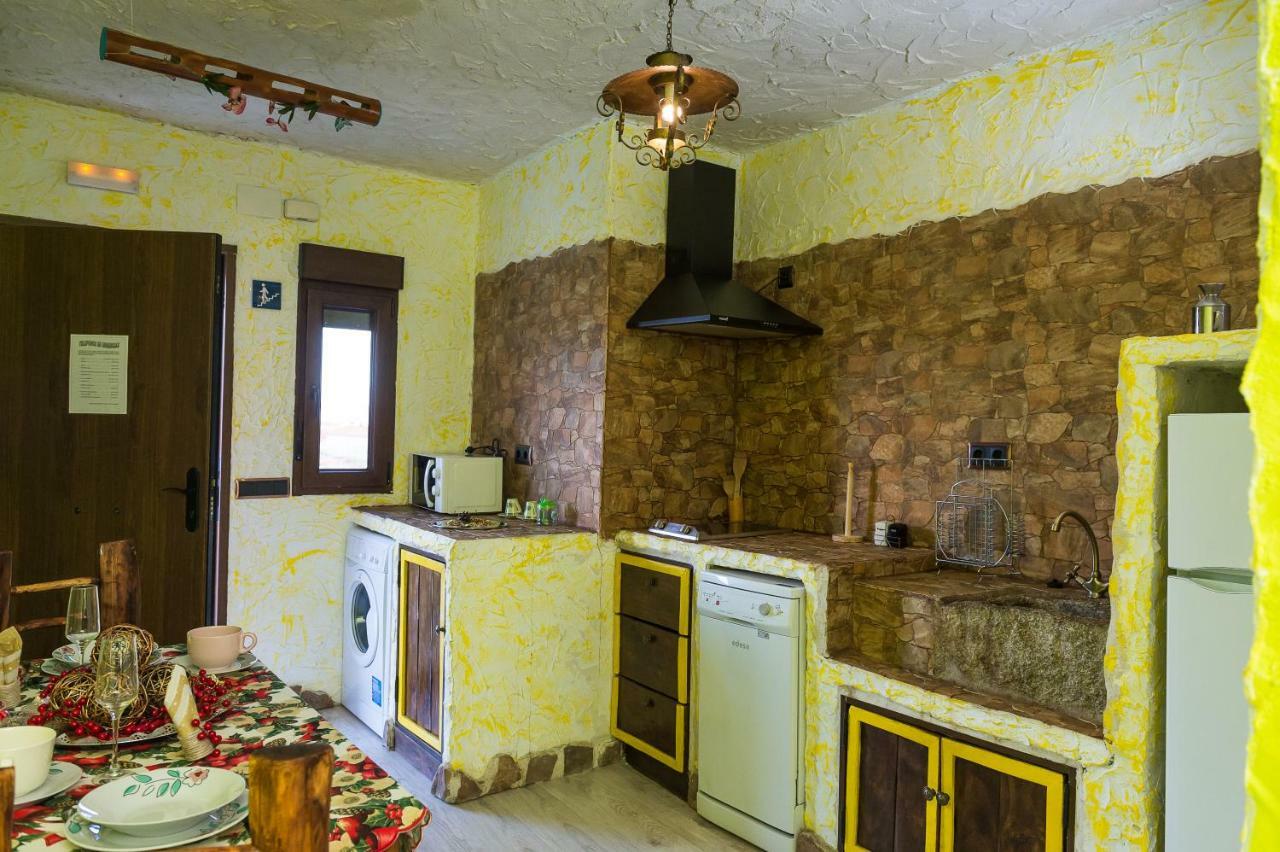 El Eden De Javier Guest House Robledillo Екстериор снимка